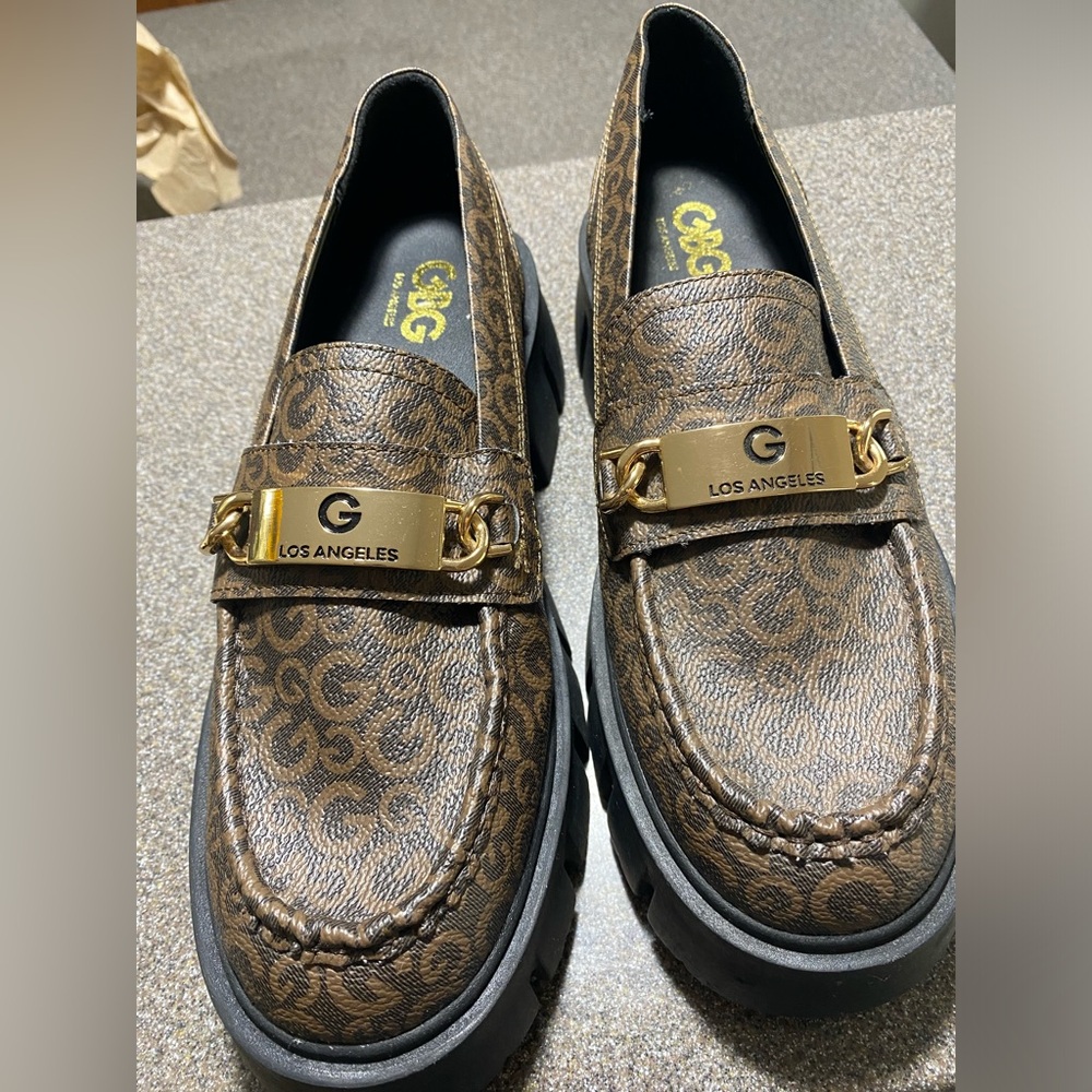 Guess platforms 8 and a half medium